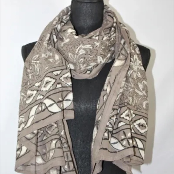 Versatile Floral India Print Fabric, Khaki, Black and White, 45 X 71 Inches. - Picture 1 of 5